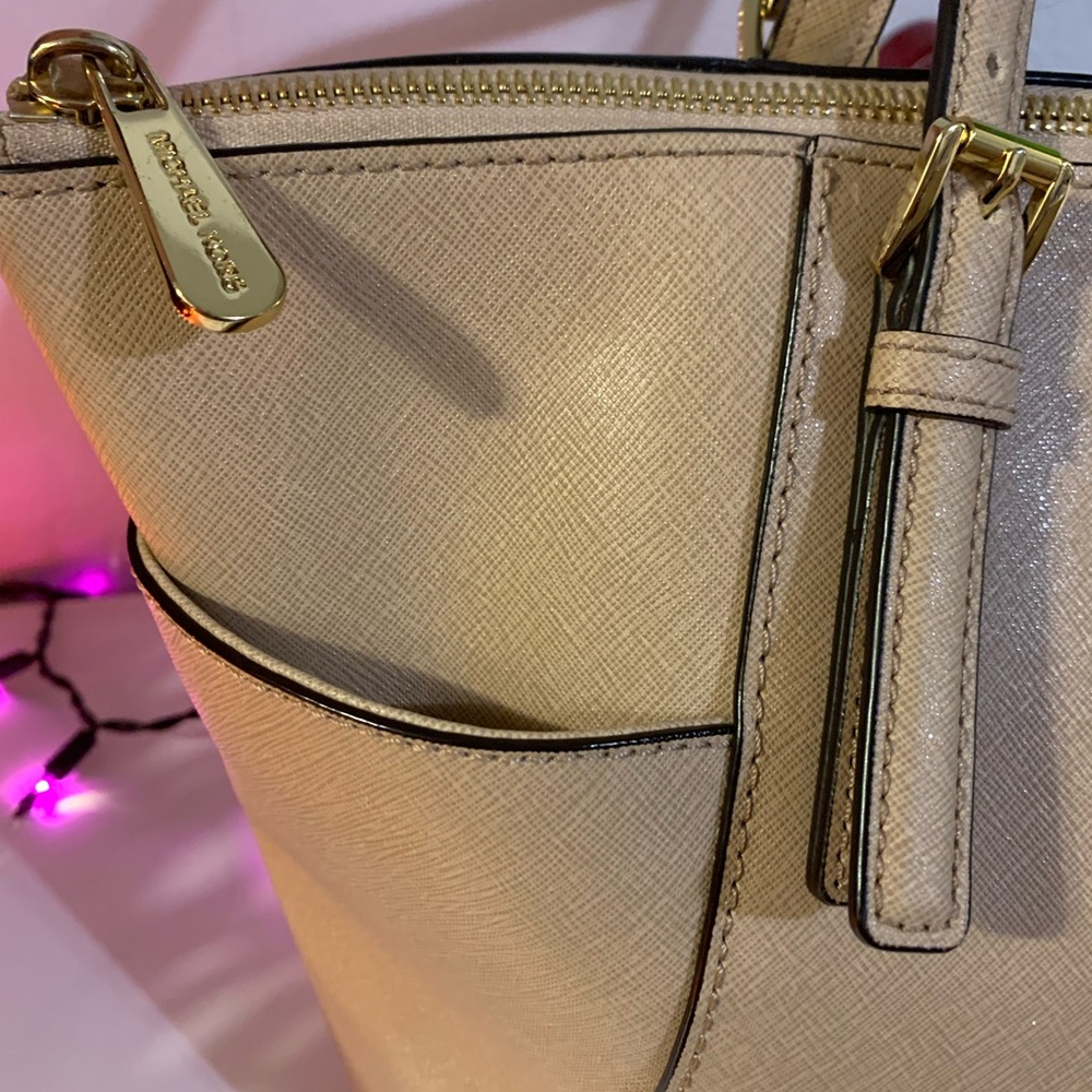 Michael Kors Tote Bag - Picture 7 of 9